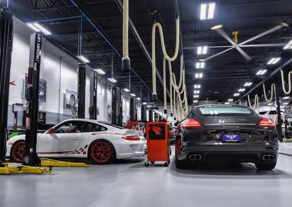 2018 Porsche Panamera WP0AH2A73JL145036