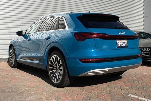 2019 Audi e-tron WA1VABGE4KB009480