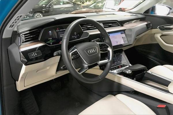 2019 Audi e-tron WA1VABGE4KB009480