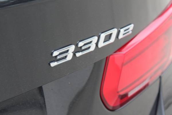 2017 BMW 3 Series WBA8E1C5XHK480255