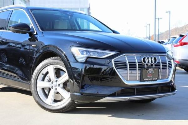 2019 Audi e-tron WA1LAAGE8KB008866