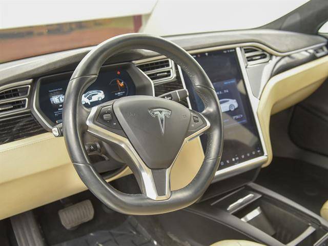 2016 Tesla Model S 5YJSA1E21GF159742