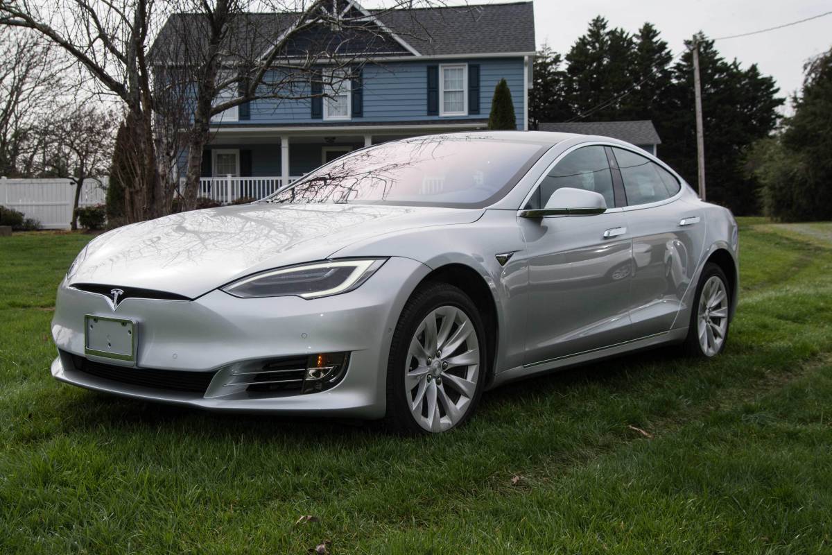 2018 Tesla Model S 5YJSA1E26JF254823