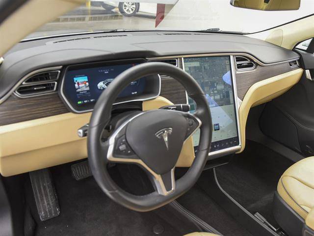 2014 Tesla Model S 5YJSA1S10EFP63825