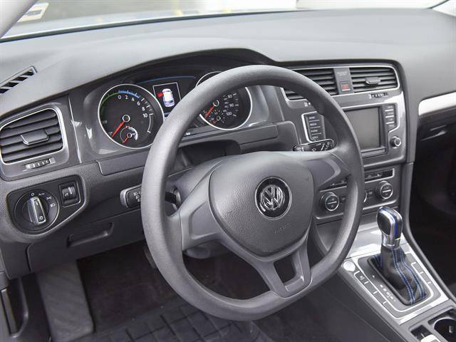 2016 Volkswagen e-Golf WVWKP7AU8GW914020