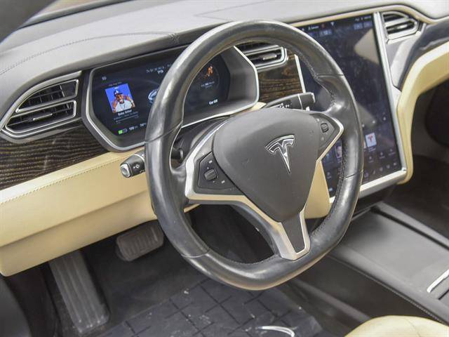 2016 Tesla Model S 5YJSA1E12GF156081