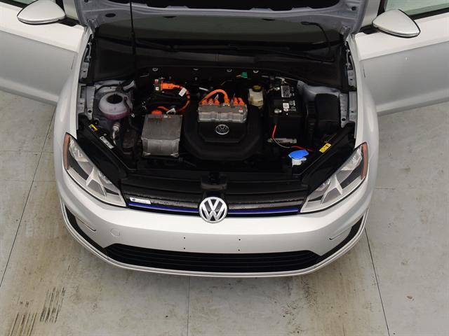 2016 Volkswagen e-Golf WVWKP7AU1GW915557