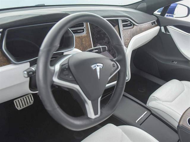 2017 Tesla Model S 5YJSA1E40HF184179