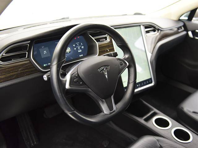 2015 Tesla Model S 5YJSA1H15FF086022