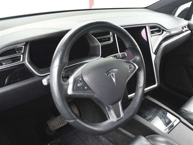 2016 Tesla Model X 5YJXCBE27GF029311