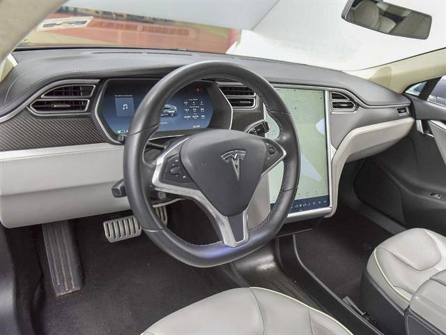2014 Tesla Model S 5YJSA1H14EFP43939