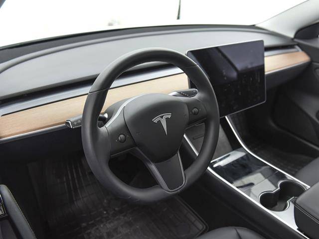 2019 Tesla Model 3 5YJ3E1EAXKF301319