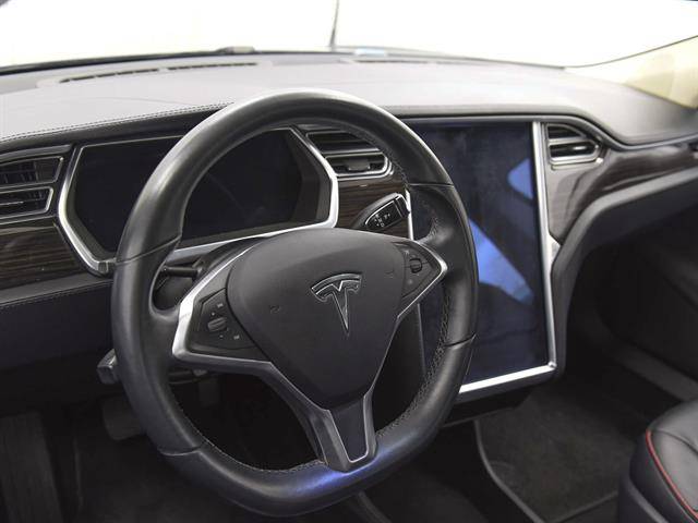 2014 Tesla Model S 5YJSA1H17EFP32790