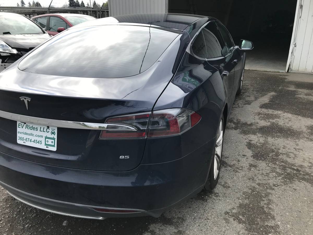 2014 Tesla Model S 5YJSA1H18EFP56953