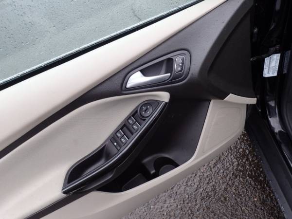 2016 Ford Focus 1FADP3R41GL363586