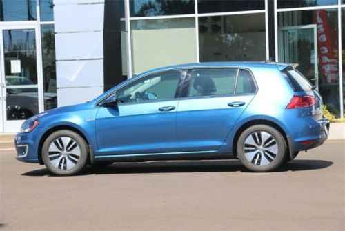 2016 Volkswagen e-Golf WVWKP7AU5GW915738