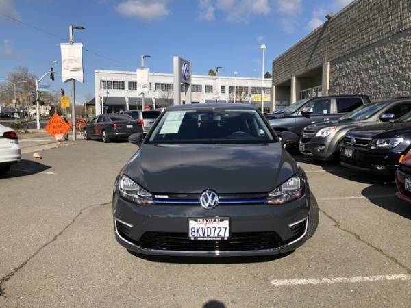 2019 Volkswagen e-Golf WVWKR7AU5KW914365