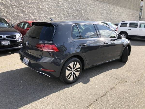 2019 Volkswagen e-Golf WVWKR7AU5KW914365