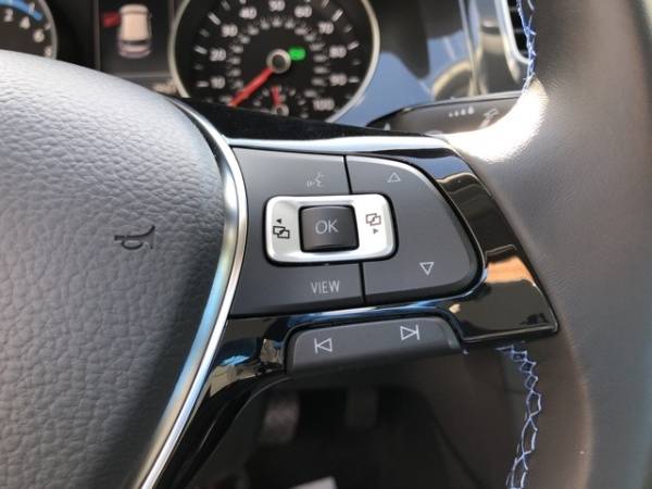 2019 Volkswagen e-Golf WVWKR7AU5KW914365