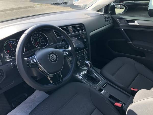 2019 Volkswagen e-Golf WVWKR7AU5KW914365