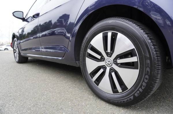 2016 Volkswagen e-Golf WVWKP7AU5GW916095