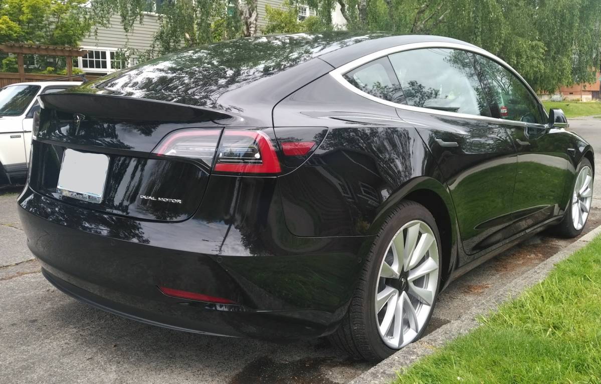 2018 Tesla Model 3 5YJ3E1EB4JF184571