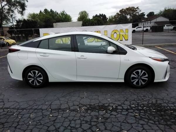 2018 Toyota Prius Prime JTDKARFPXJ3104574