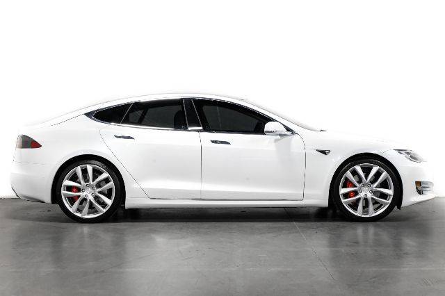 2018 Tesla Model S 5YJSA1E40JF249196