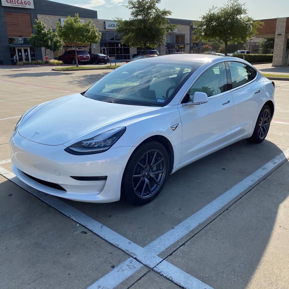 2018 Tesla Model 3 5YJ3E1EB2JF086008