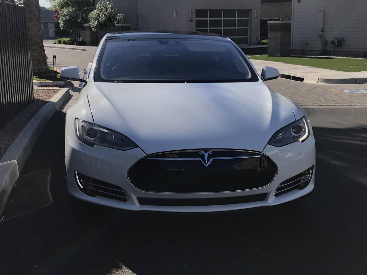 2015 Tesla Model S 5YJSA1S19FFP71956