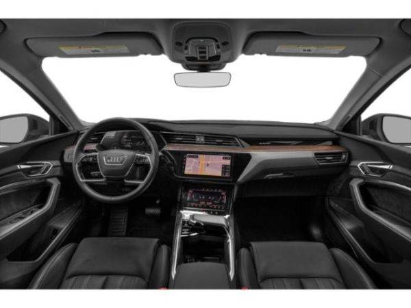2019 Audi e-tron WA1LAAGE4KB023879