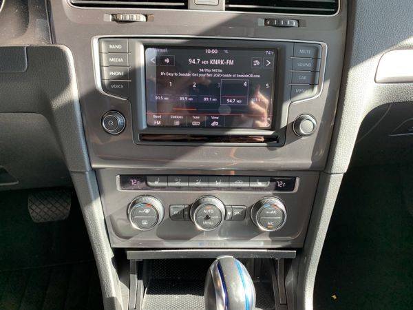 2016 Volkswagen e-Golf WVWKP7AUXGW911460