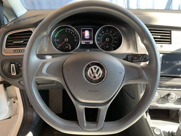 2016 Volkswagen e-Golf WVWKP7AUXGW911460