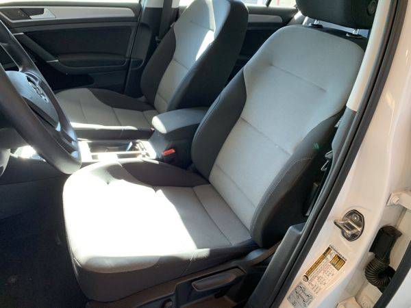 2016 Volkswagen e-Golf WVWKP7AUXGW911460