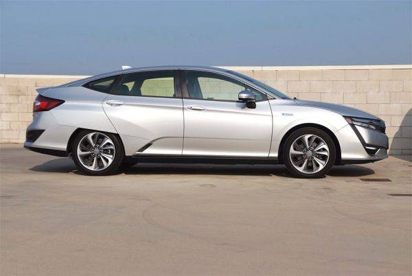 2018 Honda Clarity JHMZC5F17JC010776