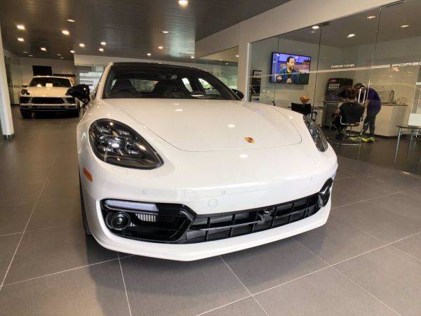 2019 Porsche Panamera WP0CH2A76KL196136