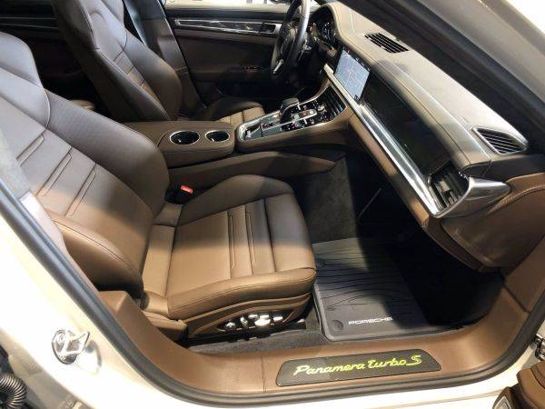 2019 Porsche Panamera WP0CH2A76KL196136