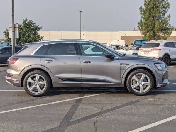 2019 Audi e-tron WA1VABGE4KB018955