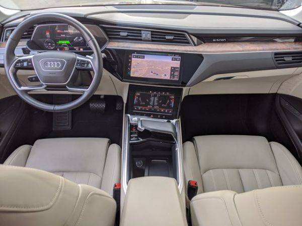 2019 Audi e-tron WA1VABGE4KB018955