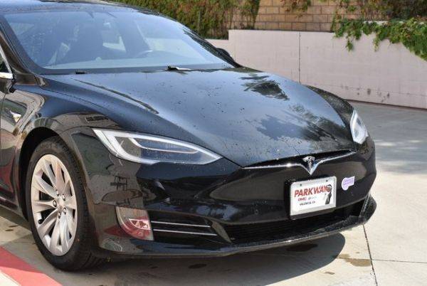 2018 Tesla Model S 5YJSA1E21JF293559