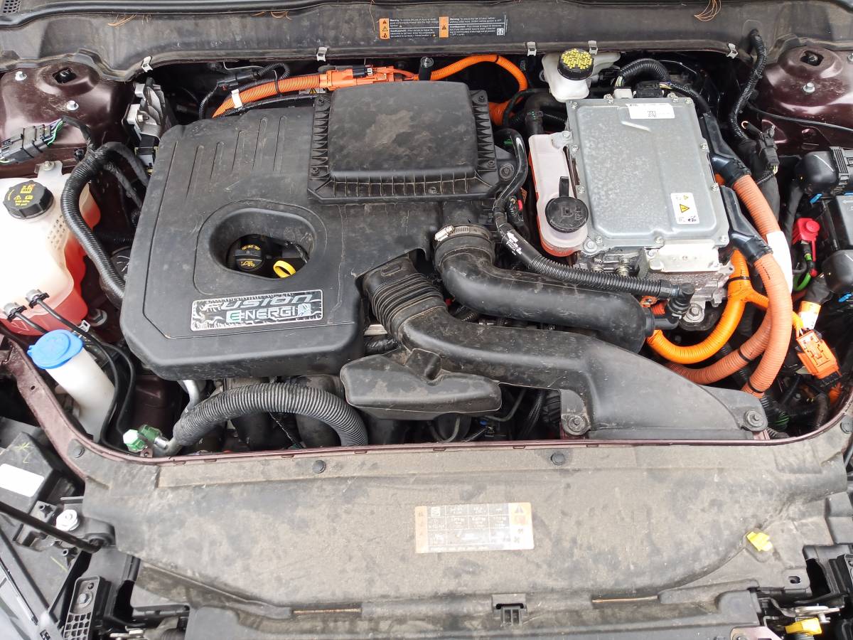 2018 Ford Fusion Energi 3FA6P0PUXJR106364