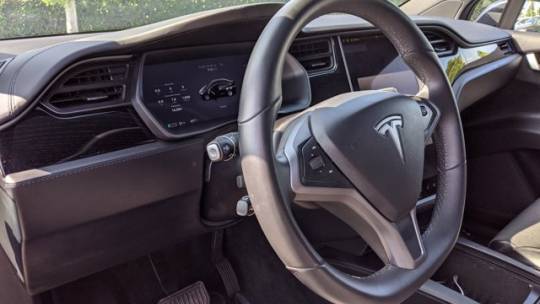 2018 Tesla Model X 5YJXCDE2XJF113450