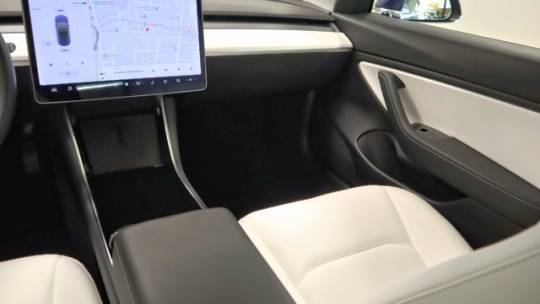 2019 Tesla Model 3 5YJ3E1EB1KF192497