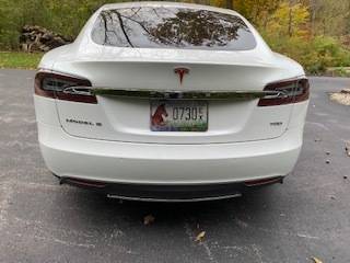 2015 Tesla Model S 5YJSA1E25FF114091