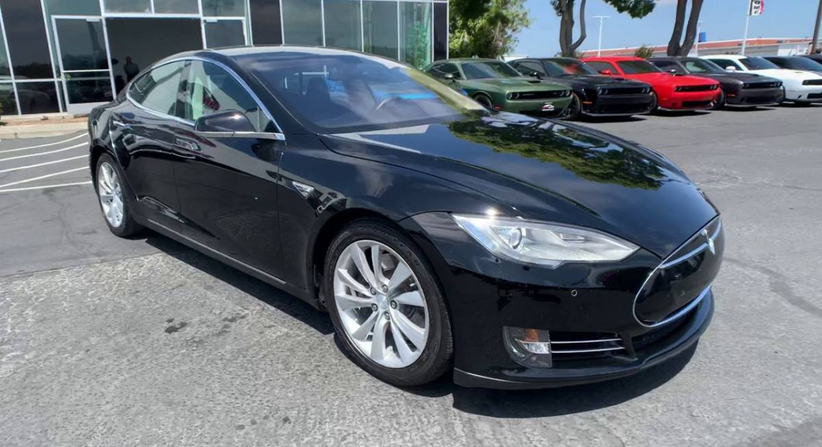2013 Tesla Model S 5YJSA1CN5DFP22963