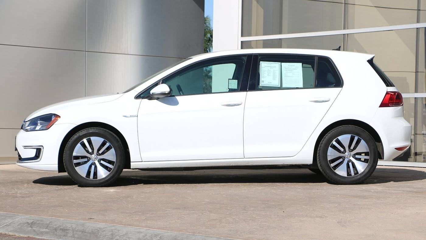 2016 Volkswagen e-Golf WVWKP7AUXGW911037