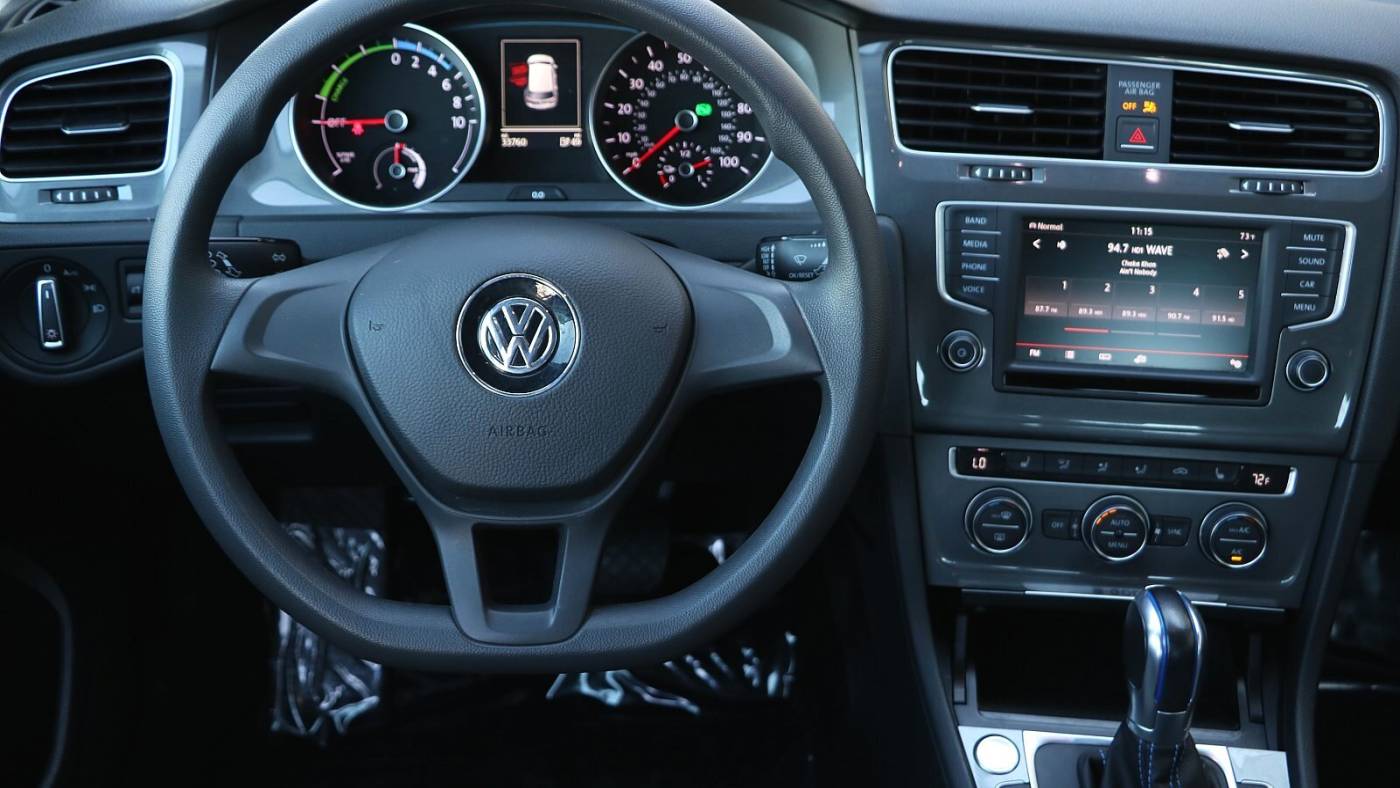 2016 Volkswagen e-Golf WVWKP7AUXGW911037