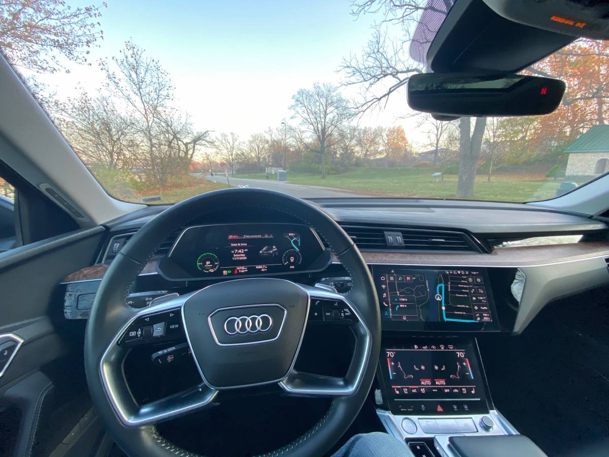 2019 Audi e-tron WA1VABGE1KB011204