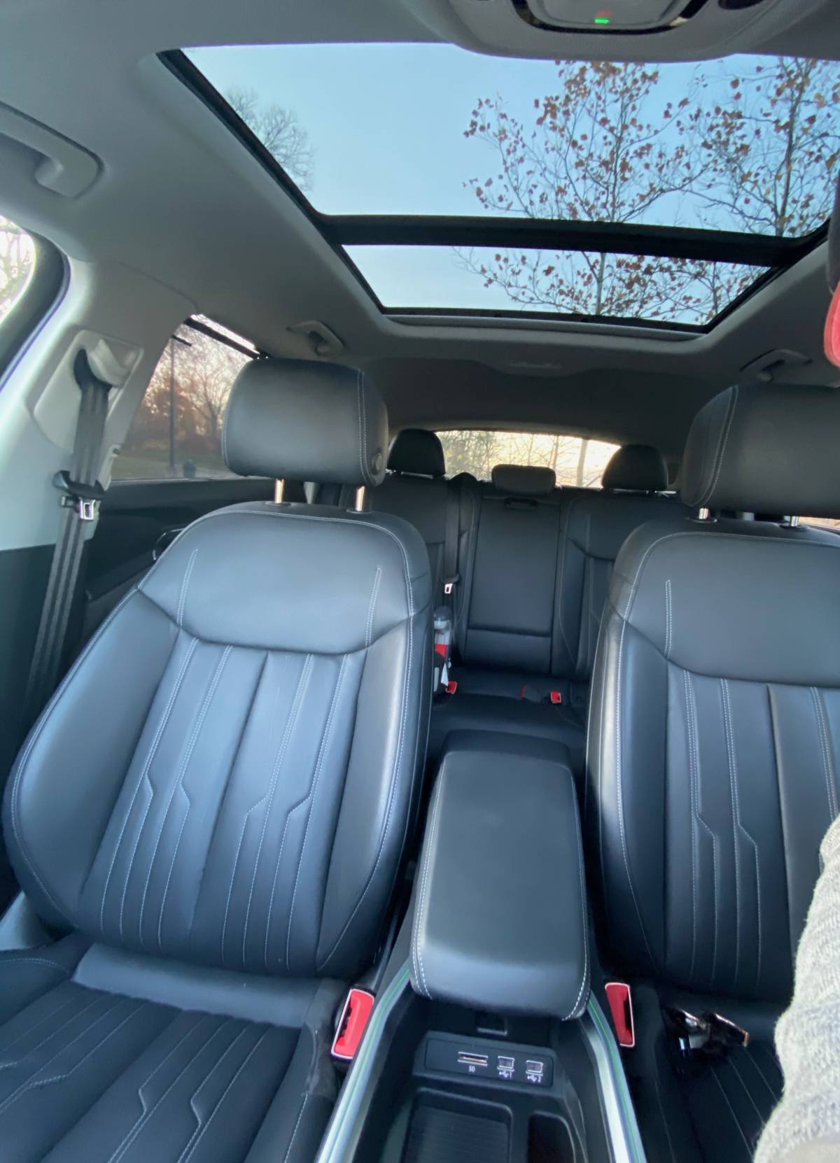 2019 Audi e-tron WA1VABGE1KB011204