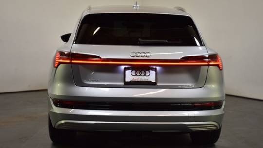 2019 Audi e-tron WA1VABGE4KB021466